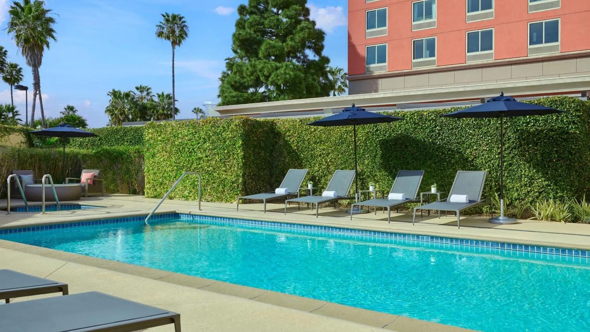 Hotel Courtyard Culver City Los Angeles